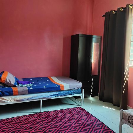 Teratak Delisha -Musslim Villa Kampong Jemampar Екстериор снимка